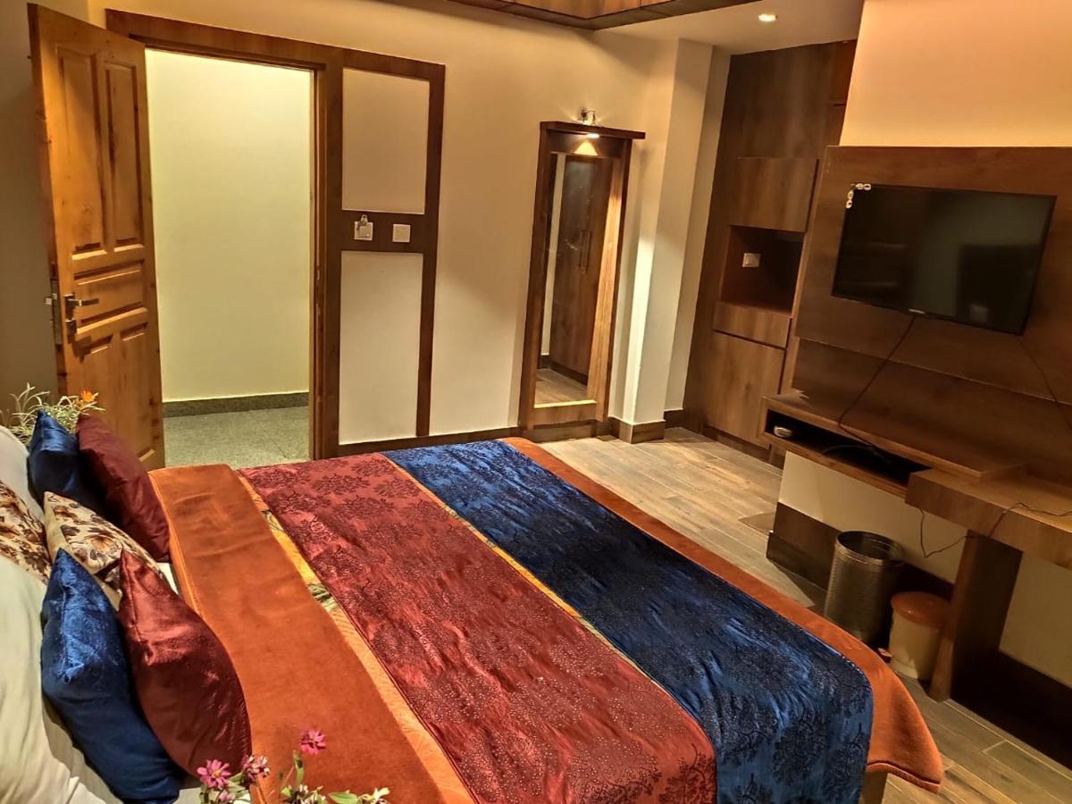 Apple Blossom Hotell Manāli Exteriör bild