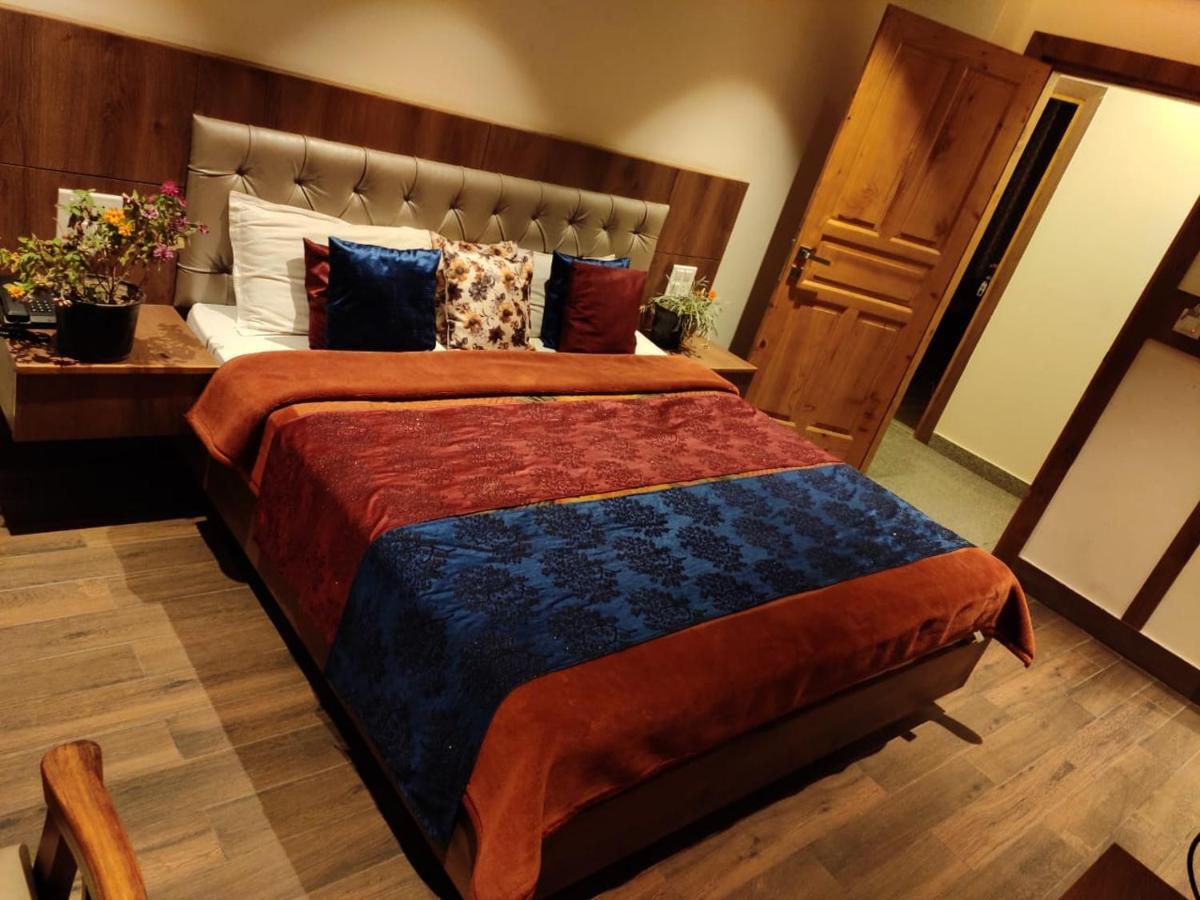 Apple Blossom Hotell Manāli Exteriör bild