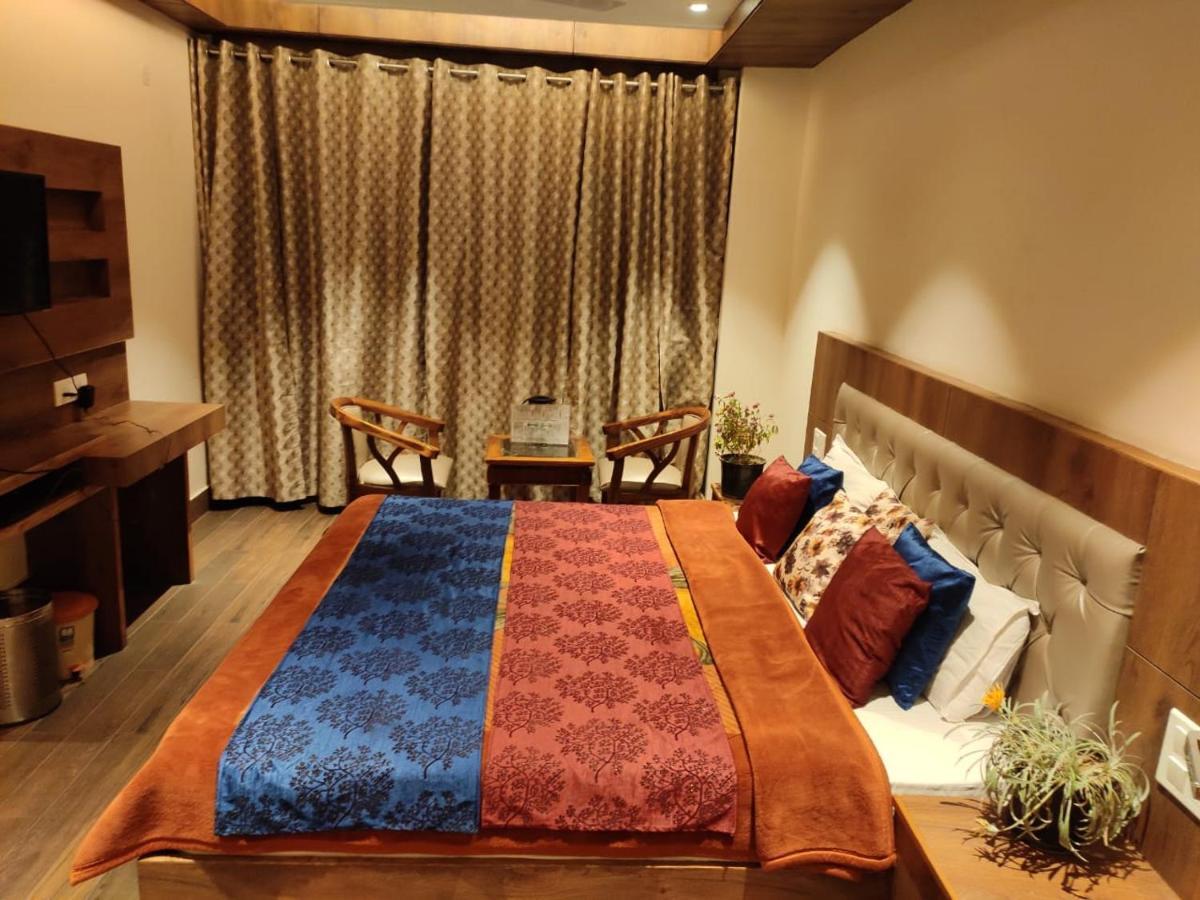 Apple Blossom Hotell Manāli Exteriör bild