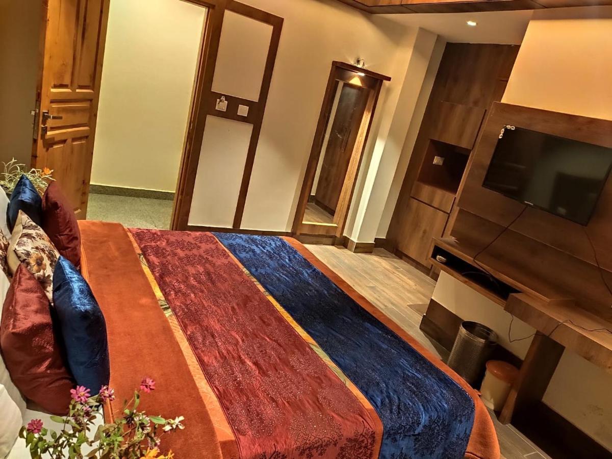 Apple Blossom Hotell Manāli Exteriör bild