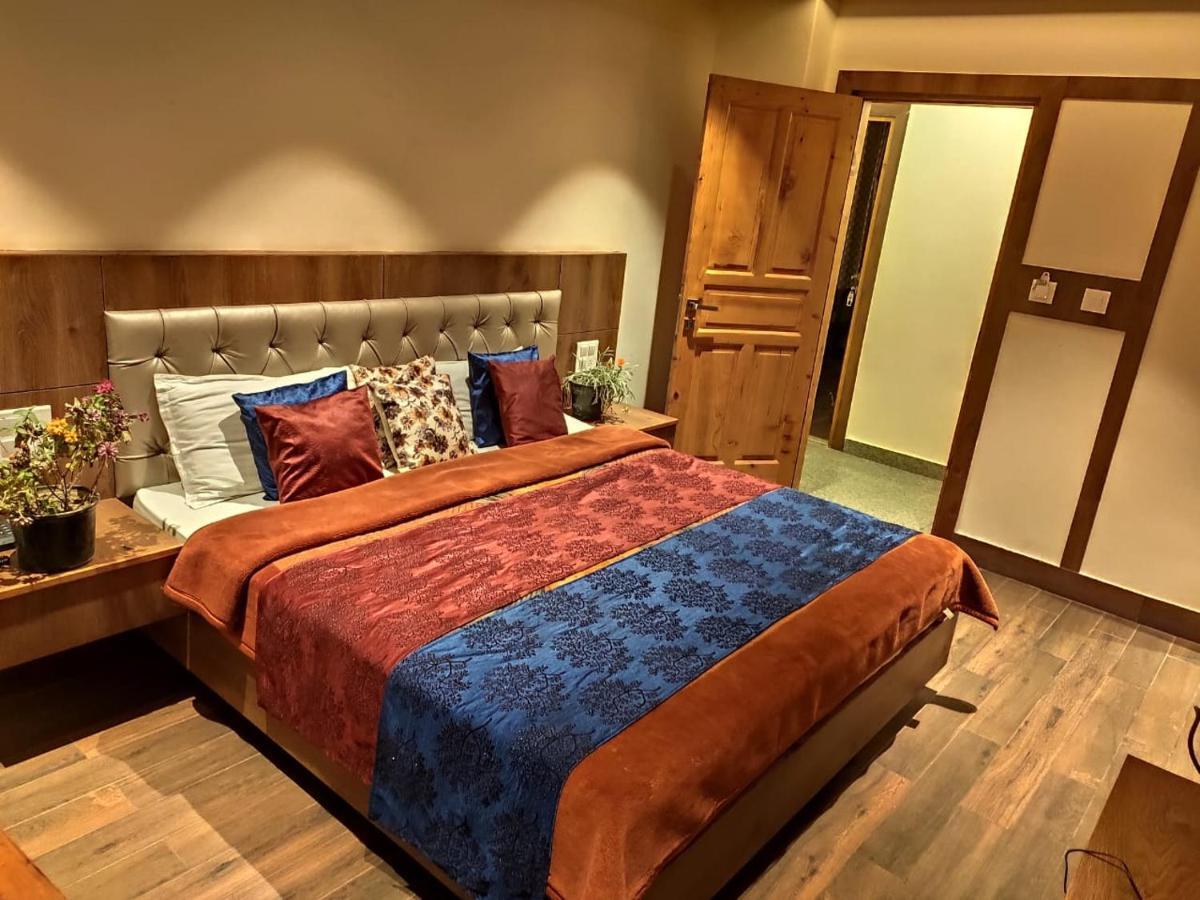 Apple Blossom Hotell Manāli Exteriör bild